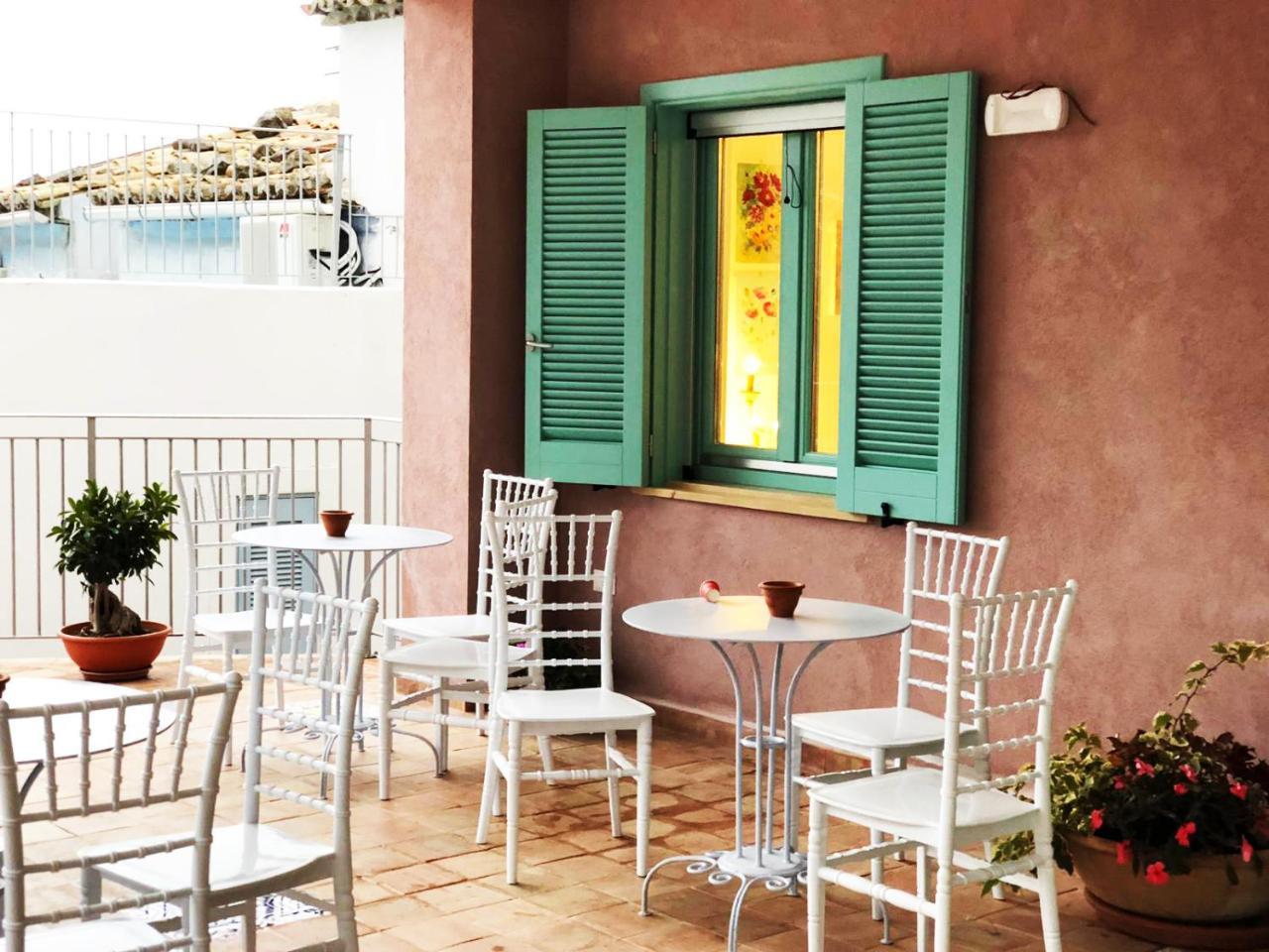 Borgo Rosso Di Sera Resort San Lucido Exterior photo