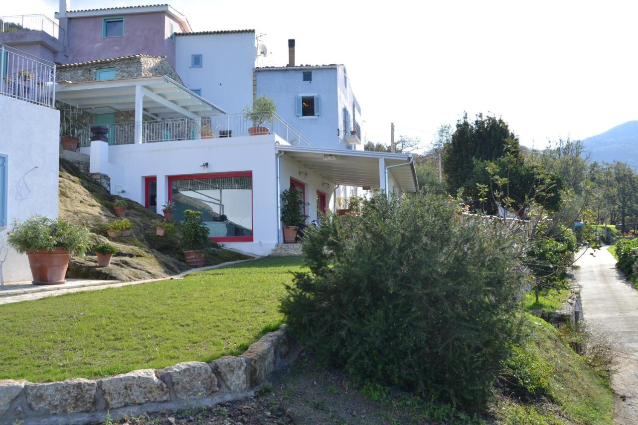 Borgo Rosso Di Sera Resort San Lucido Exterior photo