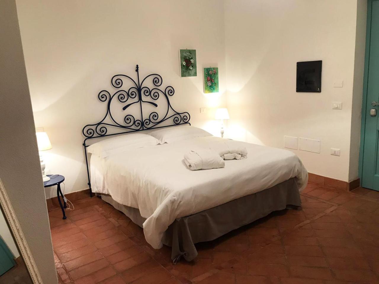 Borgo Rosso Di Sera Resort San Lucido Exterior photo